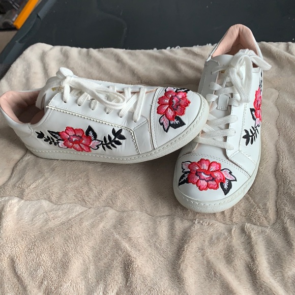kate spade Shoes - Kate Spade leather & embroidered sneaker size 7